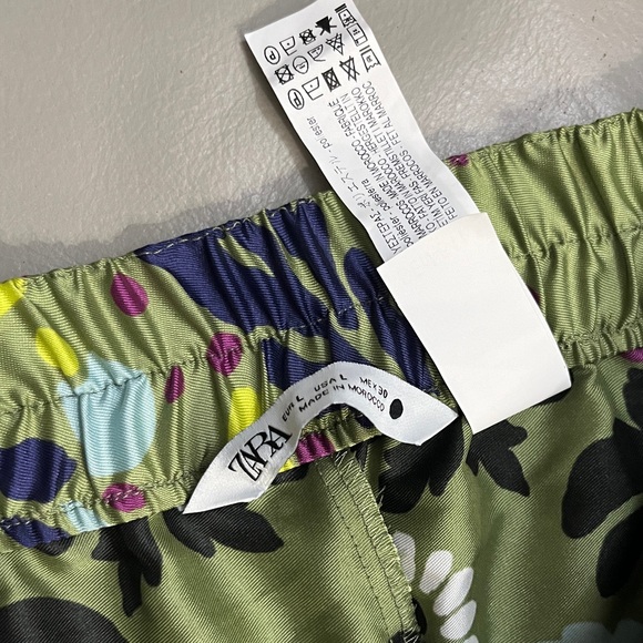 Zara Women’s Floral Print Satin Effect Wide Leg Flowy Pants - Size L - Picture 12 of 13